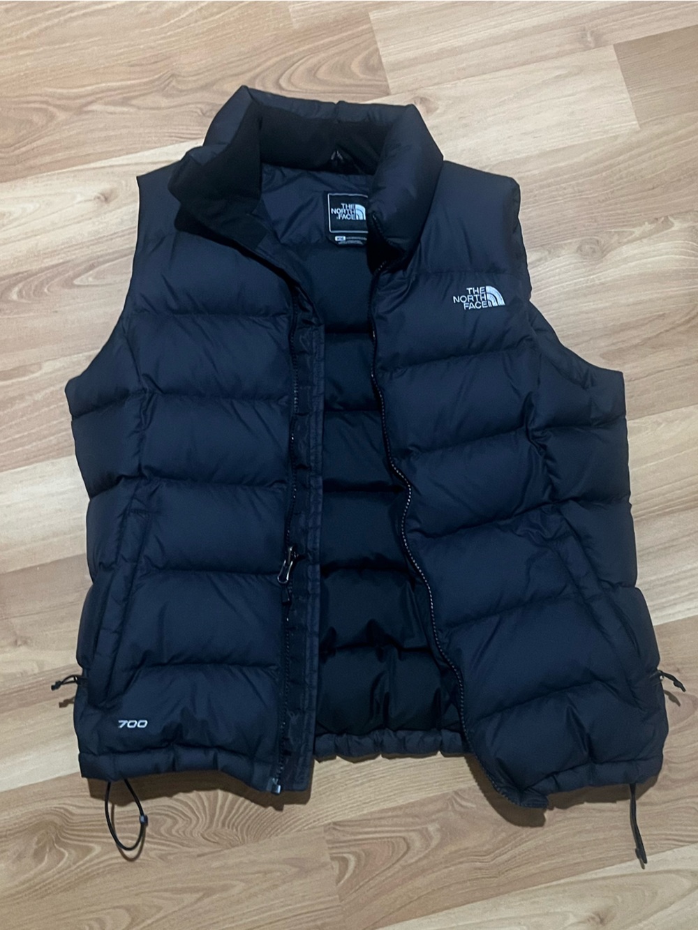 The North Face 700 Down Puffer Vest in Black (M)
